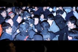 Ελληνίδα TikToker στη Νότια Κορέα: "Η κυβέρνηση κάνει ό,τι θέλει- Αυτό που συμβαίνει μπορεί να καταλήξει σε πόλεμο" - εικόνα 4