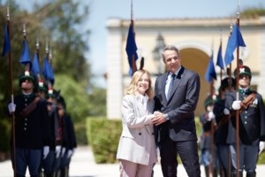 Συνάντηση Μητσοτάκη - Μερτς στο Βερολίνο με το βλέμμα στην Τουρκία: Μεταναστευτικό και εξοπλιστικά στην ατζέντα