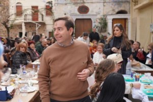 Ο Μηταράκης είπε στο BBC ότι το Μετρό Θεσσαλονίκης... λειτουργεί - Τον τρολάρουν στο Twitter