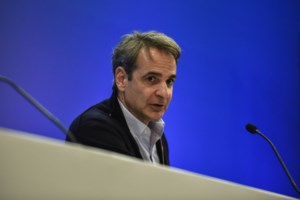 Τσίπρας: "Στην Ευρώπη με θεωρούν μεταρρυθμιστή εδώ ακραίο ακτιβιστή"- Η απάντηση Οικονόμου με πρωτοσέλιδο "τσαρλατάνοι" - εικόνα 4