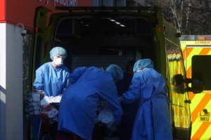 ΗΠΑ: Άλλοι 1.800 νεκροί από κορονοϊό σε μια ημέρα - Οι πολιτείες αίρουν τα μέτρα περιορισμού