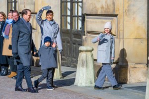 Η επιτομή της κομψότητας: Οι πανάκριβες τιάρες και τα ανοιξιάτικα φλοράλ των Σουηδών royals - εικόνα 18