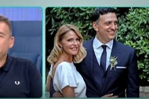 Τζένη Μπαλατσινού: Φρεσκάρει τα έπιπλα της γιαγιάς της στο εξοχικό της στην Πάτμο [εικόνες]