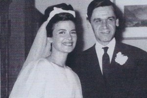 Αλίκη Βουγιουκλάκη: Σπάνιο "κλικ" από το 1993 - Μαζί με τον Ανδρέα Παπανδρέου - εικόνα 2