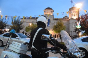 Θεσσαλονίκη: Δικογραφία σε βάρος έξι ιερέων – Έκαναν Ανάσταση στις 12 τα μεσάνυχτα - εικόνα 2