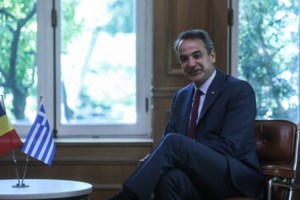 Μπαλωθιές στο Twitter μεταξύ Πολάκη - Θεοχάρη με μαντινάδες για τις πρόωρες εκλογές:  "Σαν είν’ ο τράγος δυνατός..."