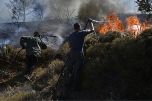 Καιρός: Εξασθενούν οι άνεμοι στις περιοχές που πλήττονται από τις φωτιές - Η πρόγνωση για τις επόμενες ημέρες