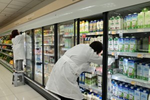 Σούπερ Μάρκετ: Οι μεταχρονολογημένες επιταγές και ο κίνδυνος να μειωθούν οι κωδικοί στο ράφι