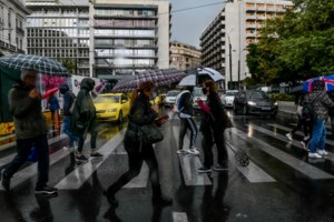 Έκτακτο δελτίο επιδείνωσης καιρού: Βροχές, καταιγίδες και θυελλώδεις άνεμοι 9 μποφόρ ανήμερα των Θεοφανείων