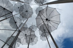 Αλλάζει ο καιρός με βροχές, καταιγίδες και χαλάζι: Σε ποιες περιοχές θα χτυπήσουν τα καιρικά φαινόμενα