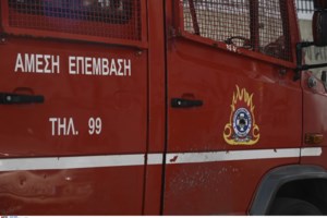 Υπό μερικό έλεγχο η πυρκαγιά που ξέσπασε στην περιφερειακή Αιγάλεω - Επιχειρούν εναέρια μέσα