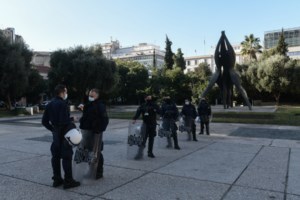 Συμπλοκή αντιεξουσιαστών και αστυνομικών στον Κολωνό - Τέσσερις τραυματίες από την ομάδα ΔΙΑΣ [εικόνες] - εικόνα 4