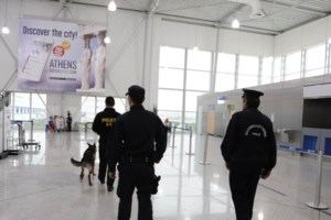 "Δεν ήμουν εγώ": O Ρώσος Youtuber απαντάει για τα μέιλ και τις απειλές για βόμβες - Είχε καταγράψει τον ξυλόδαρμό του