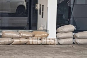 Κακοκαιρία στην Πάτρα: Εκκενώνεται οικισμός - Ισχυροί άνεμοι, κατολισθήσεις και κλειστοί δρόμοι [εικόνες-βίντεο]