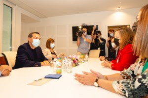 Τζανακόπουλος και Αχτσιόγλου πήγαν ρομαντικό τριήμερο στο Costa Navarino και το "γαλάζιο" Τwitter τους τρολάρει