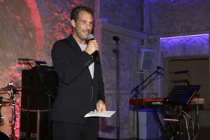 Δώρα Χρυσικού: Την περίοδο που έδινα μάχη με τον καρκίνο, ευχόμουν να πίστευα στον Θεό [βίντεο]