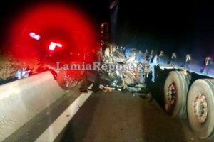 Αλέξης Κούγιας: Εικόνες σοκ από το τροχαίο - Σμπαράλια το πολυτελές αυτοκίνητό του - εικόνα 8