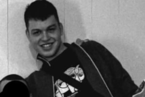 Δολοφονία Κλεομένη στη Θεσσαλονίκη: "Χτύπησαν βάναυσα στο κεφάλι" τον 23χρονο - "Προσπαθούν να βγάλουν Άγιο τον φονιά"