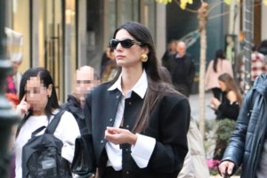 Μαρία Ναυπλιώτου: Με τζιν και σούπερ στιλάτη σε βραδινή εμφάνιση - Ο σικ συνδυασμός [εικόνες]