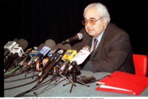 Πέθανε ο στιχουργός Νίκος Βρεττός: Τα τελευταία χρόνια ζούσε στα Τρίκαλα