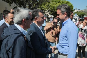 Μητσοτάκης στην Κω: Ελπίζω ο κ. Τσίπρας, που επισκέπτεται τη Μυτιλήνη, να δει ότι λύσαμε το προσφυγικό - εικόνα 4