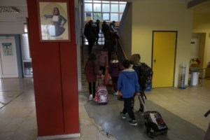 Δεν έφτανε ο κορονοϊός, αυξάνονται και τα κρούσματα της γρίπης - Ανησυχία για τις ευάλωτες ομάδες που έκαναν νωρίς 3η δόση