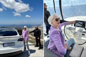 Μέι Μασκ - Από τη Σαντορίνη στην Ύδρα η μητέρα του Ελον: "Γεια σου Ελλάδα, μια υπέροχη μέρα εξερευνώντας το όμορφο νησί"