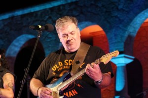 Σάλος στο ελληνικό θέατρο: Μετά τις κλωτσιές Κιμούλη, οι σεξουαλικές επιθέσεις γνωστού ηθοποιού