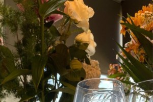 Στη Σαντορίνη η Κατερίνα Καινούργιου - Οι φωτο με μαγιό και οι εντυπωσιακές αναλογίες της