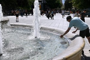 Μαρουσάκης: Καύσωνας με 43αρια την Τετάρτη και την Πέμπτη - Πού  έρχονται μπουρίνια, μελτέμια και ξηρικές καταιγίδες