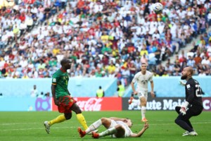 Μουντιάλ 2022: Απρόοπτο για το πούλμαν της Ελβετίας πριν τον αγώνα με τη Βραζιλία – Τράκαρε με περιπολικό [Βίντεο] - εικόνα 2