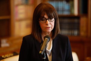 Μήνυμα της Προέδρου της Δημοκρατίας μέσω facebook- "Μέσα στον ζόφο της πανδημίας να σκεφτούμε τους πιο αδύναμους"