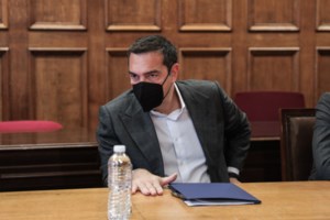 Απεργία στη ΛΑΡΚΟ: Εξω από το υπουργείο Οικονομικών οι εργαζόμενοι [εικόνες] - εικόνα 5