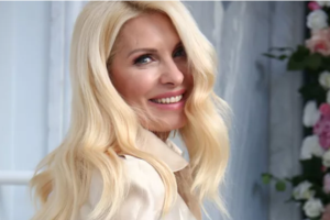 Ελένη Μενεγάκη: Ποζάρει αγκαλιά με τη μαμά της -  Οι δυο τους έκαναν μίνι απόδραση μέχρι την Κάρυστο [εικόνες] - εικόνα 2