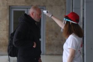 Συναγερμός για τον κορονοϊό: Γιατί μένουν κρυφά τα αποτελέσματα των 123.000 τεστ