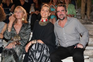 Το δείπνο της Τατιάνας Μπλάτνικ: Η οσκαρική εμφάνιση με Mary Katrantzou, η αριστοκρατική μαμά της και οι καλεσμένες της - εικόνα 11