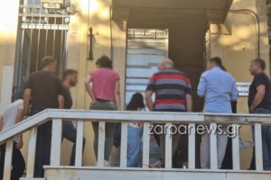 Kύκλωμα εμπορίας βρεφών: Είχε ανακληθεί η άδεια της κλινικής το 2020 - Επιστολές στήριξης στον γυναικολόγο από πρώην ασθενείς - εικόνα 2