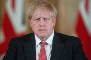 Μπόρις Τζόνσον: Με Lord of the Rings και sudoku περνά τον χρόνο του στο νοσοκομείο