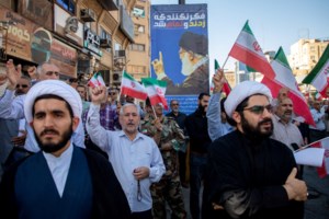 Ανάλυση: Γιατί ο Τραμπ δεν αποφασίζει να χτυπήσει το Ιράν- Θέλει να δει αν οι ισραηλινές επιθέσεις "άλλαξαν τα μυαλά" των Ιρανών - εικόνα 5