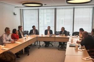 Ο Γιώργος Παπανδρέου στο έκτακτο συνέδριο του τουρκικού Ρεπουμπλικανικού Κόμματος - Αλληλεγγύη στον Ιμάμογλου