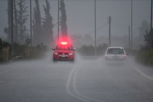 Καιρός: Εξασθενούν οι βροχές, έρχεται η "ψυχρή εισβολή" - Οι περιοχές που θα επηρεαστούν