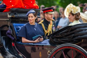 Η εγκάρδια συζήτηση Καρόλου-Χάρι και η παρουσία του πρίγκηπα στην στέψη του Βασιλιά - Γιατί δεν θα παρευρεθεί η Μέγκαν - εικόνα 3
