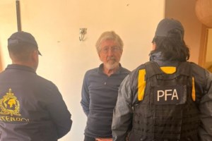 Αδιανόητη φρίκη στο Μιλάνο: 17χρονος σκότωσε τον πατέρα του- Τον κατηγορεί ότι μαχαίρωσε δύο μέλη της οικογένειας - εικόνα 2