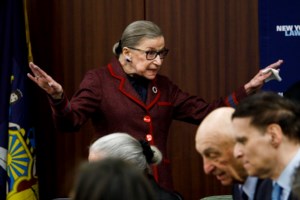 ΗΠΑ- Τραμπ: Πέντε γυναίκες είναι υποψήφιες για τη θέση της Ρουθ Μπέιντερ Γκίνσμπεργκ