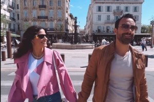 "Εκτός πραγματικότητας" - "ψωνισμένη": Η Μπόμπα κάνει γυμναστική στο γραφείο και οι followers της την κράζουν - εικόνα 6