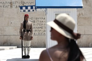 Οδηγός ταξί έκανε 18 χλμ. σε 8 λεπτά μεταφέροντας τουρίστα με καρδιακό επεισόδιο στο Ωνάσειο- Δεν δέχθηκε να πληρωθεί