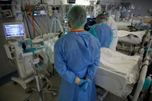 Καστοριά: Πέθανε 39χρονος ανεμβολίαστος από κορονοϊό - Δεν το έχουν πει στη μητέρα του