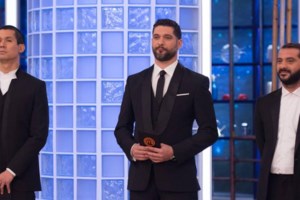 Το "τερμάτισε" ο Οικονομόπουλος: Θα κοινωνούσα ακόμη κι αν ο προηγούμενος είχε την πιο μεταδοτική αρρώστια - εικόνα 2