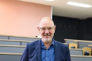 Θεσσαλονίκη: Θλίψη στο τελευταίο "αντίο" στον καθηγητή Θεολογίας του ΑΠΘ, Χρυσόστομο Σταμούλη [εικόνες - βίντεο]