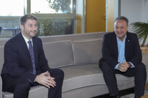 Ομολογία Μητσοτάκη στο υπουργικό: Οι αριθμοί ευημερούν, αλλά οι άνθρωποι τα βγάζουν δύσκολα πέρα - εικόνα 2